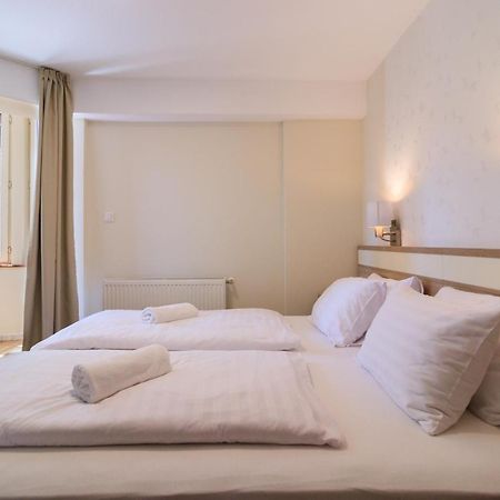 Villa Marina Inn Siofok Exterior photo