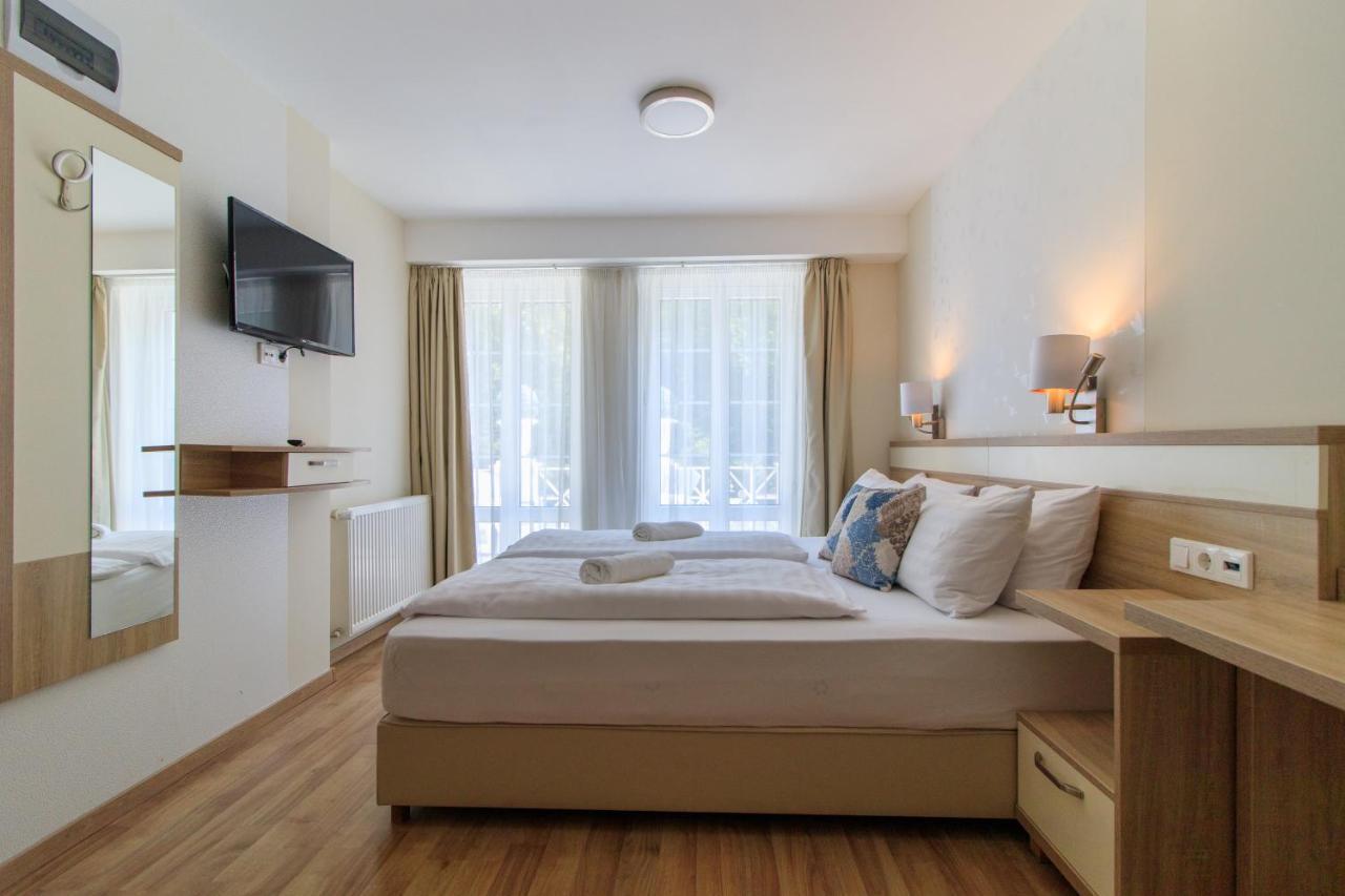 Villa Marina Inn Siofok Exterior photo
